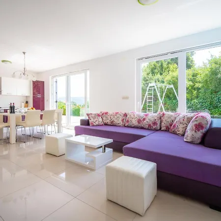 Graziani By Interhome * Kornić