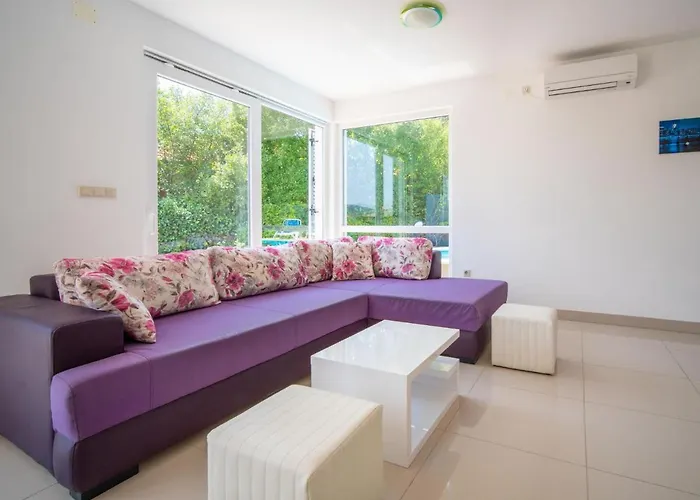 Graziani By Interhome Kornić