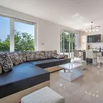 Graziani By Interhome * Корнич