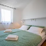 Graziani By Interhome Дом отдыха Корнич