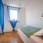 Graziani By Interhome Корнич