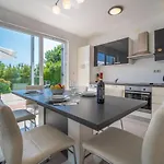 Graziani By Interhome Дом отдыха Корнич