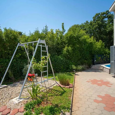 Graziani By Interhome