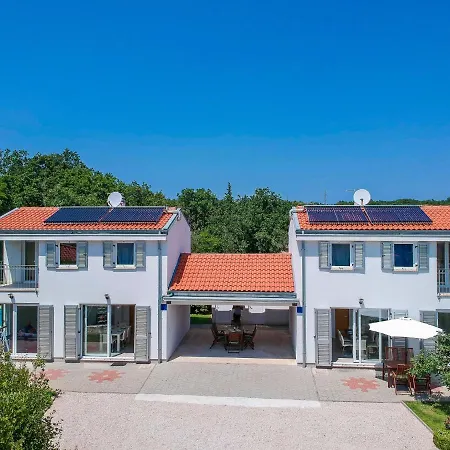 Graziani By Interhome