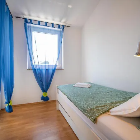 Graziani By Interhome Kornic
